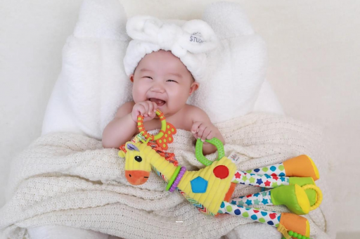 孝昌宝宝头上有白色的小点 孝昌宝宝头上有白色的小点